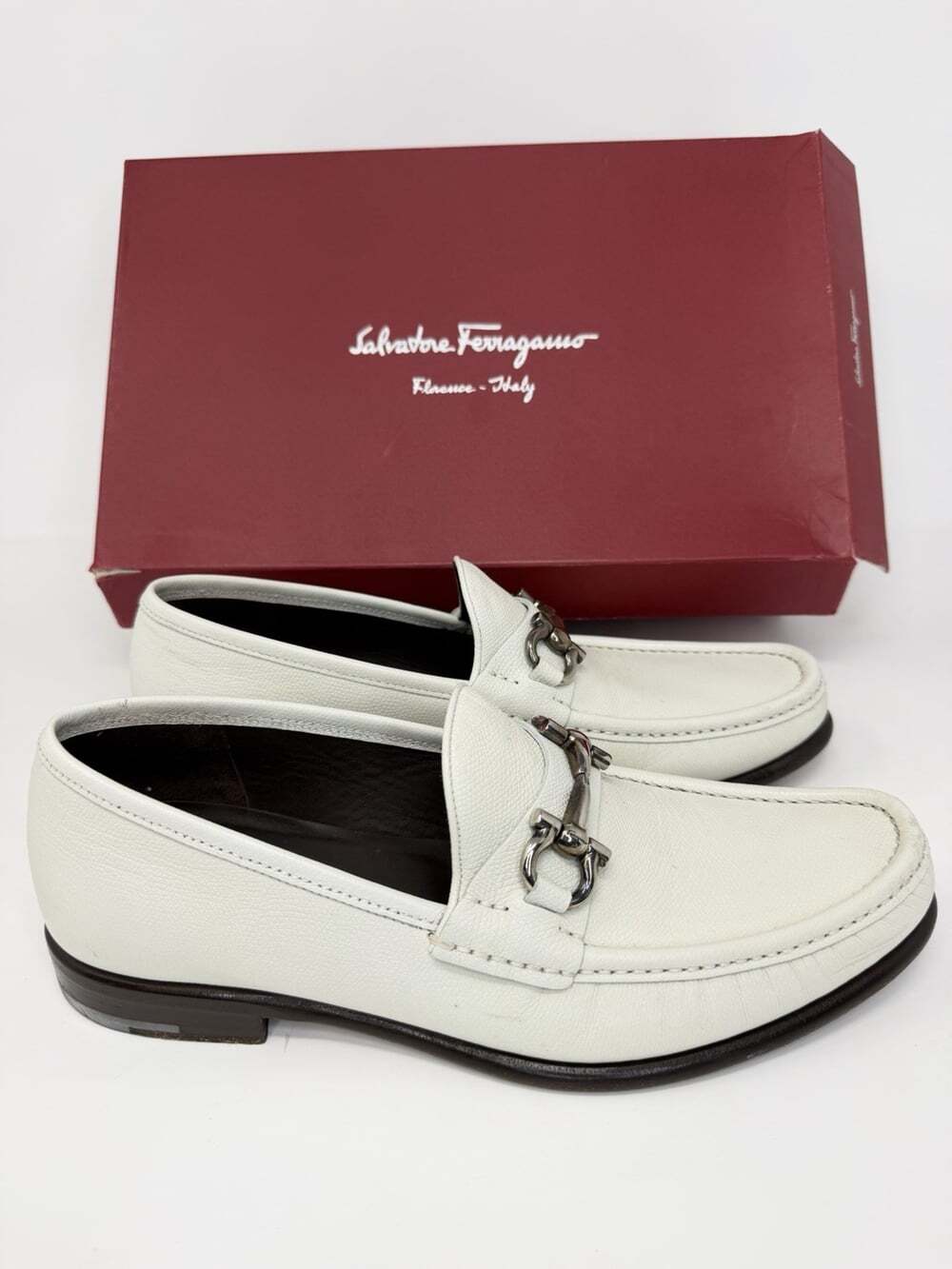 Salvatore Ferragamo Gancini Men’s White Leather Loafers Dress Shoes Size 9 D